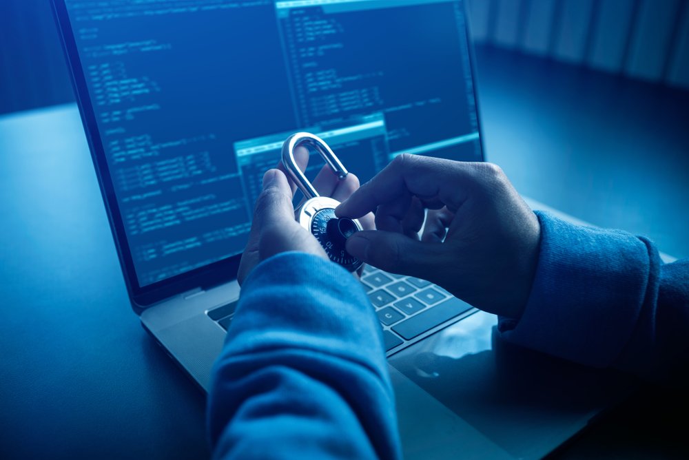 FBI Warns iPhone Android Users: Serious Smartphone Security Risks